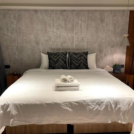 Two Easy Inn Цзюфень Екстер'єр фото