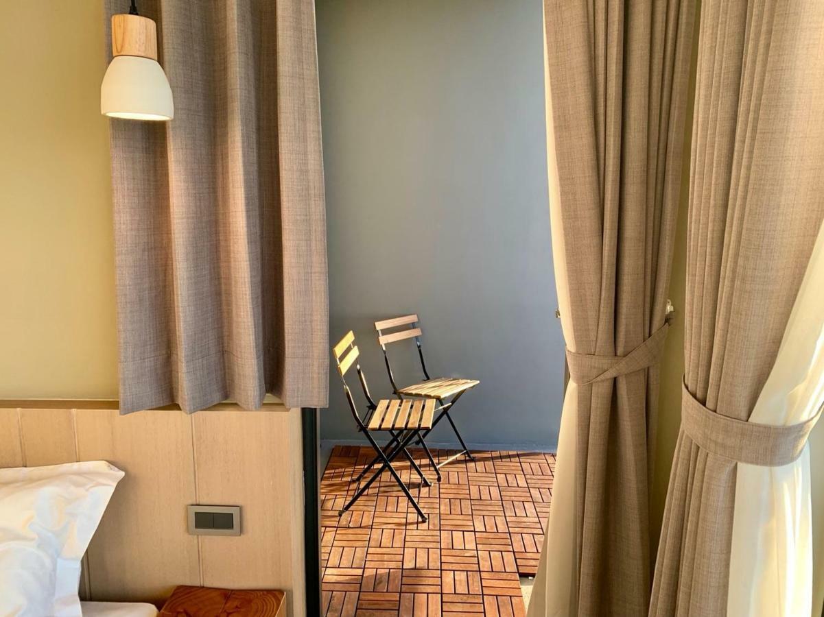 Two Easy Inn Цзюфень Екстер'єр фото